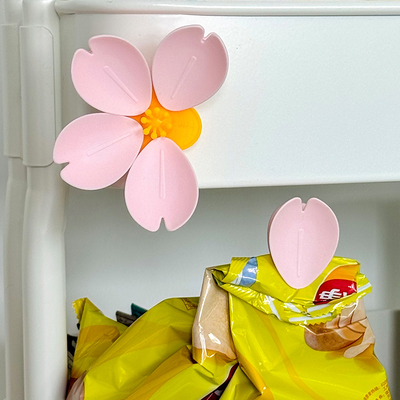 Food Storage Of Plants - Sakura Magnetic Clip Creative Kitchen Gadgets